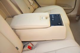 2015款丰田凯美瑞Hybrid