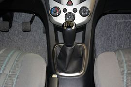 2014款雪佛兰爱唯欧两厢1.4SL