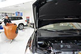 2012款丰田汉兰达2.7L两驱7座精英版