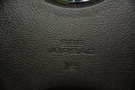 2012款丰田汉兰达2.7L两驱7座精英版