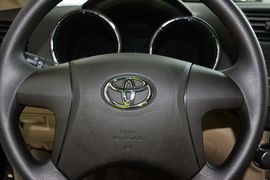 2012款丰田汉兰达2.7L两驱7座精英版