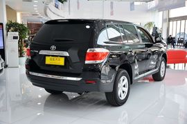 2012款丰田汉兰达2.7L两驱7座精英版