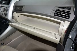 2015款丰田逸致跨界版180E
