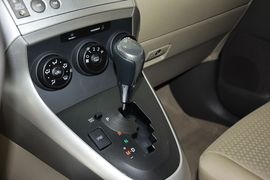 2015款丰田逸致跨界版180E