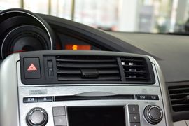 2015款丰田逸致跨界版180E