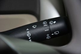 2015款丰田逸致跨界版180E
