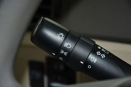 2015款丰田逸致跨界版180E