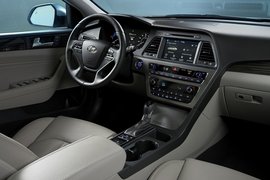 2016款现代索纳塔Plug-in