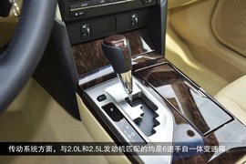 外观/动力提升明显！新款凯美瑞到店实拍