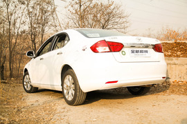 2014款江淮和悦试驾图解