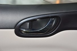 2014款日产骐达1.6L