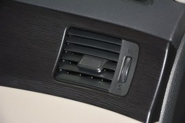 2014款日产骐达1.6L