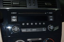 2014款日产骐达1.6L