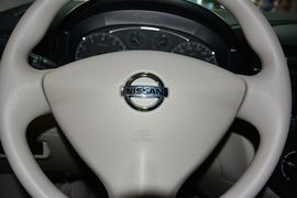 2014款日产骐达1.6L