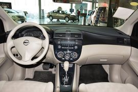 2014款日产骐达1.6L