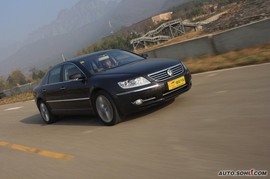 2009款辉腾V8L试驾