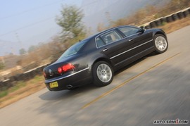 2009款辉腾V8L试驾