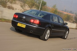 2009款辉腾V8L试驾