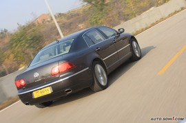 2009款辉腾V8L试驾