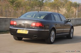 2009款辉腾V8L试驾