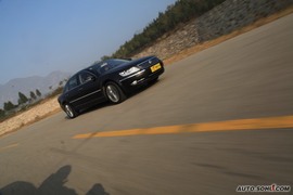 2009款辉腾V8L试驾