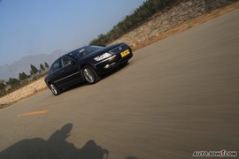 2009款辉腾V8L试驾