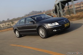 2009款辉腾V8L试驾