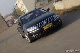 2009款辉腾V8L试驾