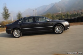 2009款辉腾V8L试驾