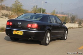2009款辉腾V8L试驾