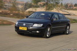 2009款辉腾V8L试驾