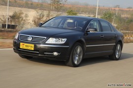 2009款辉腾V8L试驾