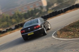 2009款辉腾V8L试驾