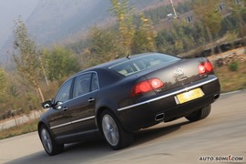 2009款辉腾V8L试驾