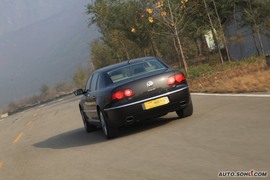 2009款辉腾V8L试驾