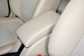 2015款绅宝D20三厢