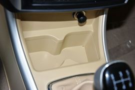 2015款绅宝D20三厢