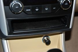 2015款绅宝D20三厢