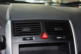 2015款绅宝D20三厢