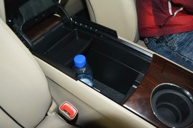 2013款丰田威飒2.7L四驱至尊版