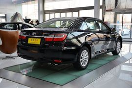 2015款丰田凯美瑞2.0G领先版