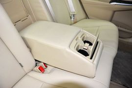 2015款丰田凯美瑞2.0G领先版