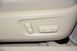 2015款丰田凯美瑞2.0G领先版