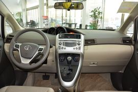 2014款丰田逸致180E自动精英版
