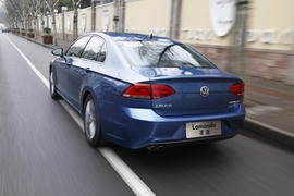 2015款凌渡330TSI豪华型试驾组图