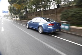 2015款凌渡330TSI豪华型试驾组图