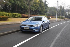 2015款凌渡330TSI豪华型试驾组图