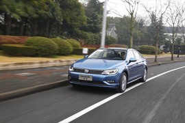 2015款凌渡330TSI豪华型试驾组图
