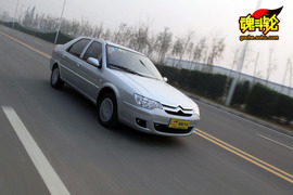 2010款雪铁龙爱丽舍三厢试驾实拍