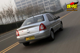 2010款雪铁龙爱丽舍三厢试驾实拍